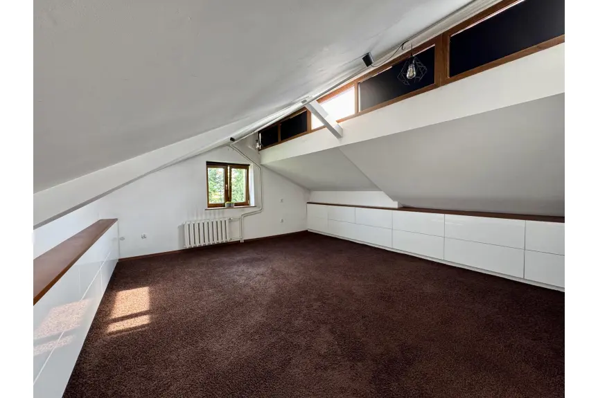 Katowice, Panewniki, Krucza, Rezerwacja