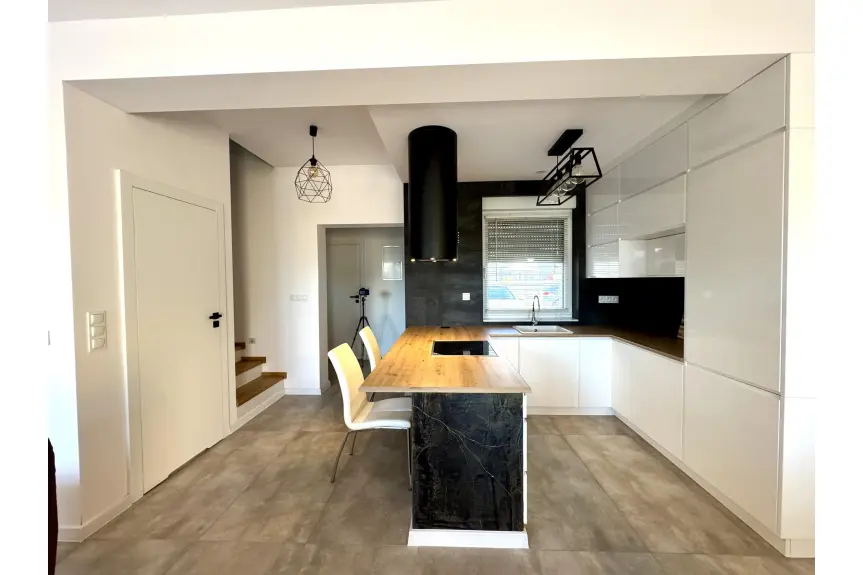 Katowice, Zarzecze, Sielawy, Wykonczony pod klucz NOWY