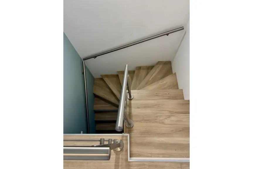 Katowice, Podlesie, Kaskady, 2 miejsca posotojowe ogrodzone