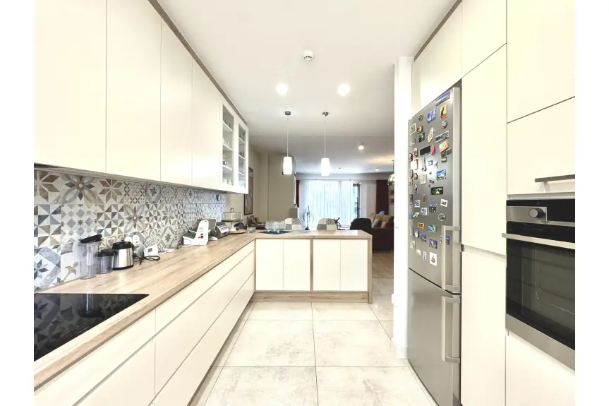 Katowice, Podlesie, Kaskady, 2 miejsca posotojowe ogrodzone